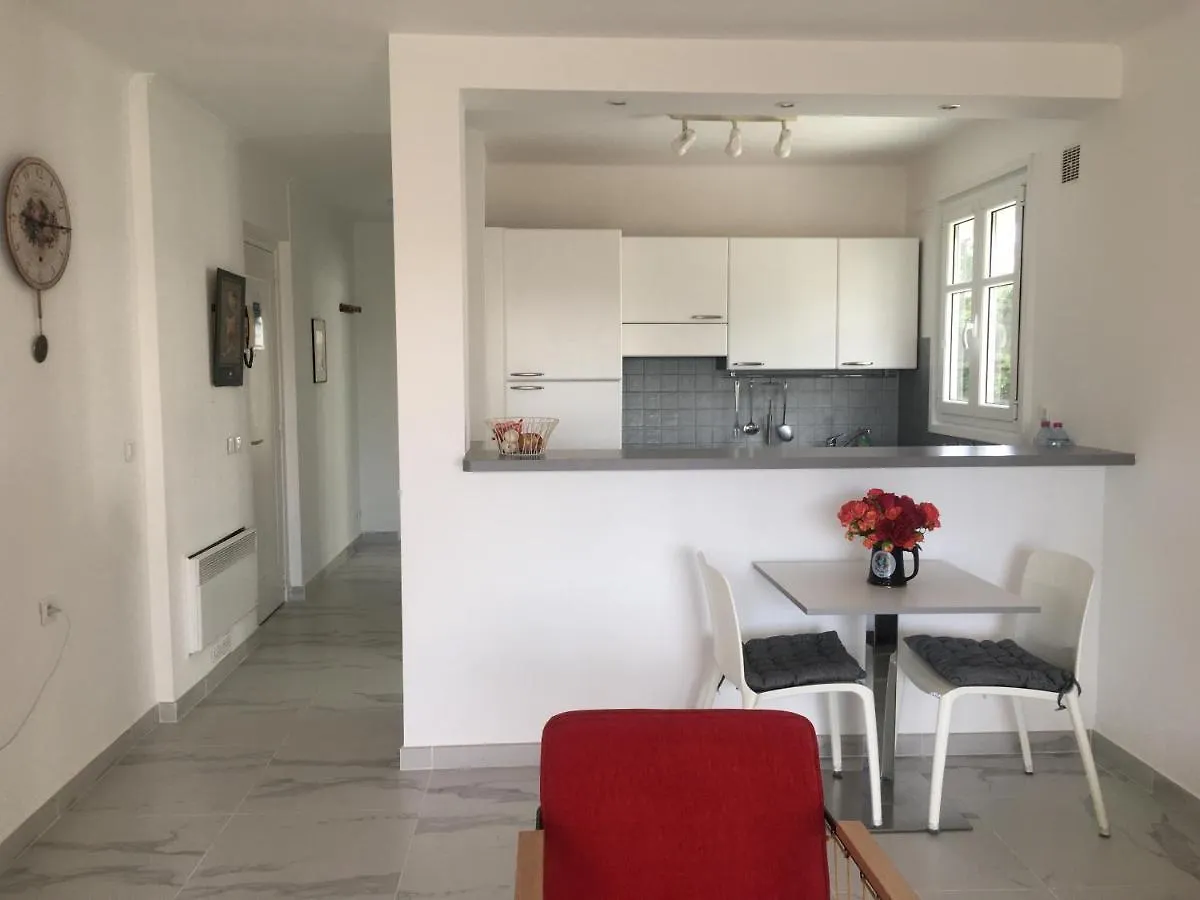 Superior Apartment On First Floor With Sea View Antibes 0*,  Frankreich