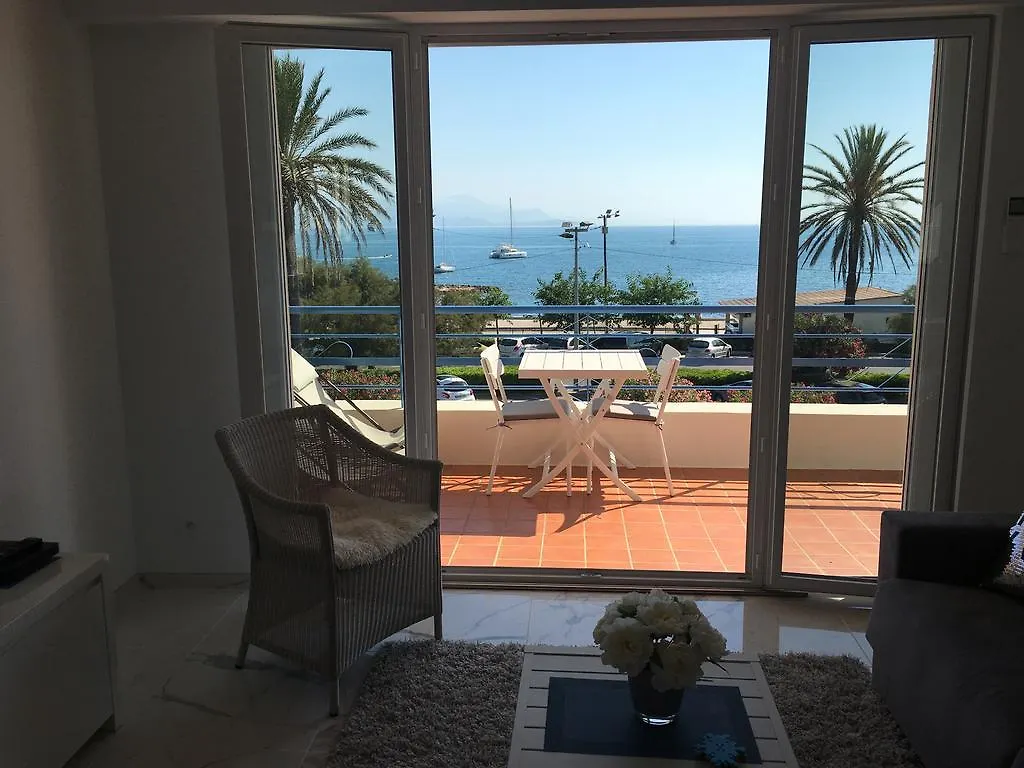 Superior Apartment On First Floor With Sea View Antibes